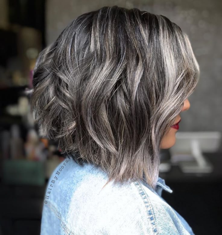 La tendance des cheveux gris