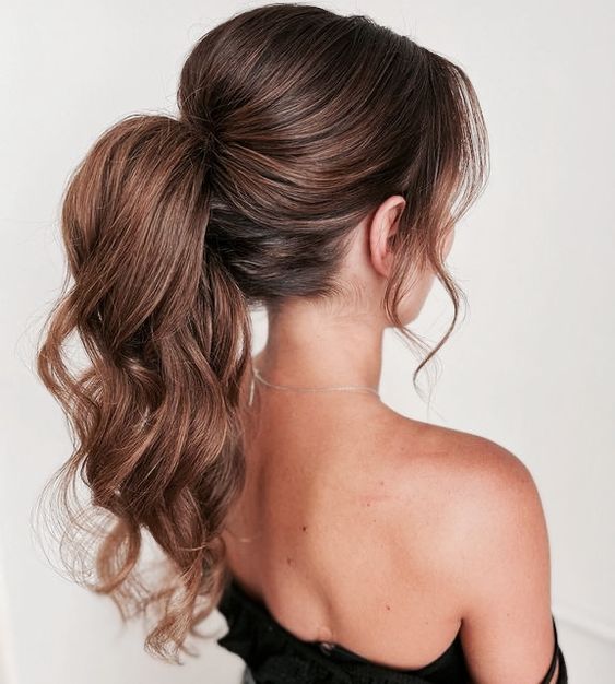 Simple, quick and elegant hairstyles for the holidays!